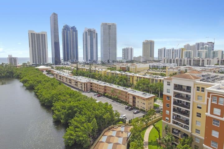 Sunny Isles Apartments photo 2