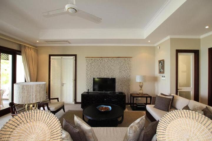 Luxurious Villa photo 4