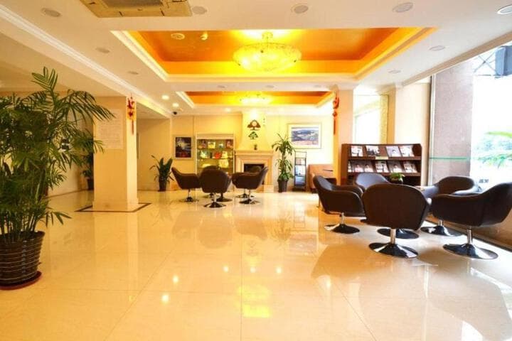 Greentree Inn Shanghai Jingan Railway Station Xinzha Road Business Hotel photo 2