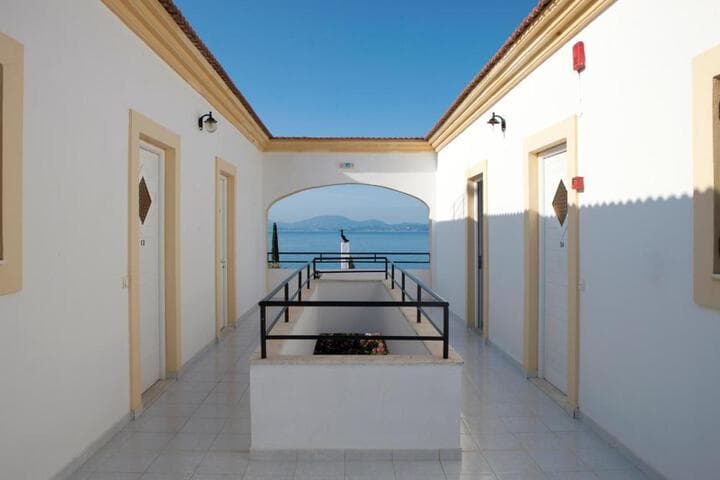 Crystal Blue Hotel Barbati photo 3