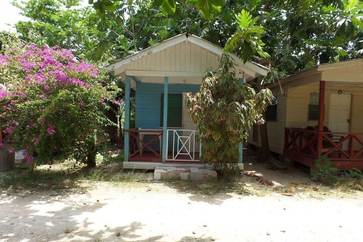 Beach Road Cottages at Jah Bs photo 4