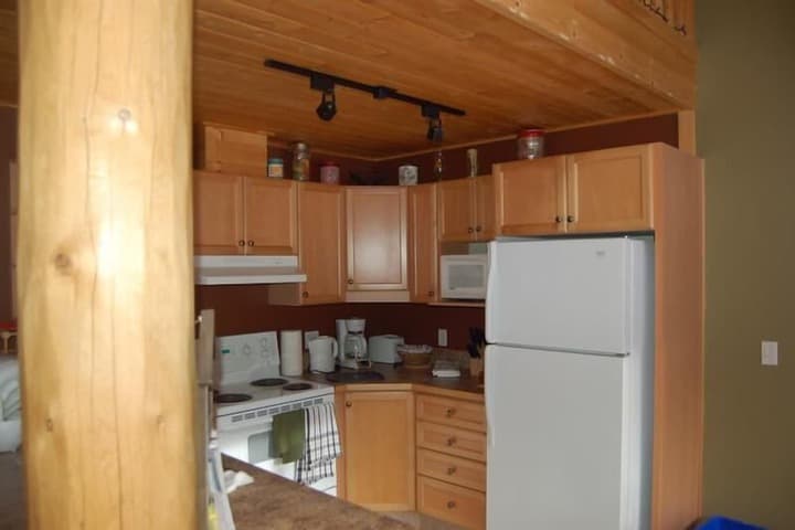 Creekview Court by Apex Accommodations photo 4