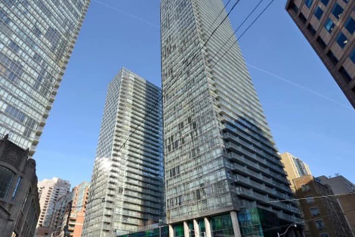 Toronto Escape The Ruby Pink Suite photo 5