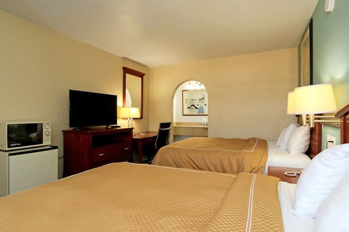 Country Garden Inn photo 2