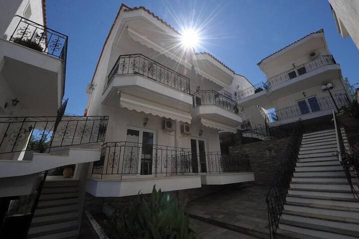 Lazaridis Luxury Apartments photo 3