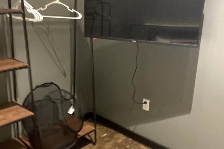 424 Gold Way Apt. 302 photo 5