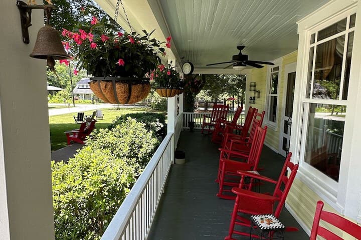 Red Rocker Inn photo 3