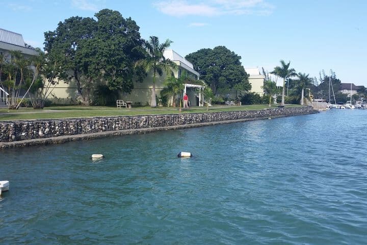 Seawind on the Bay Apartments photo 2