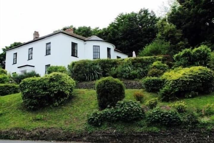 Laston House photo 3