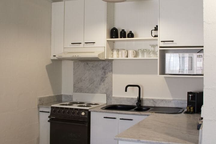 Davis Avenue Apartments photo 3