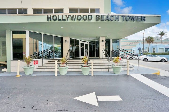 Hollywood Beach Tower by Capital Vacations photo 4