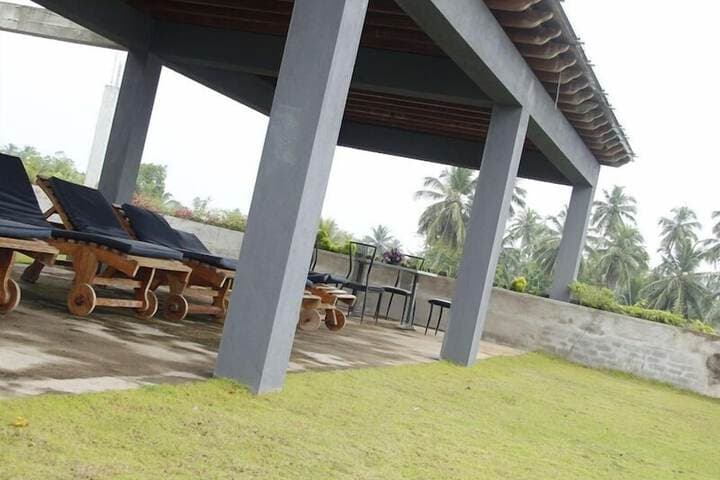 Thumbelina Apartments photo 2