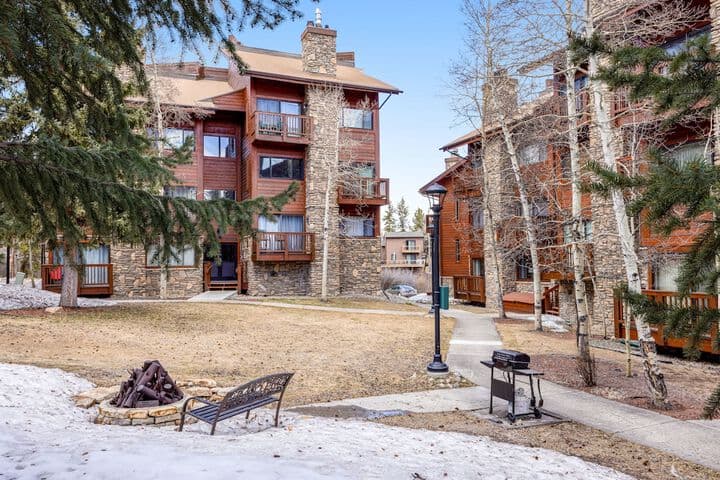 Pine Ridge Condominiums photo 5