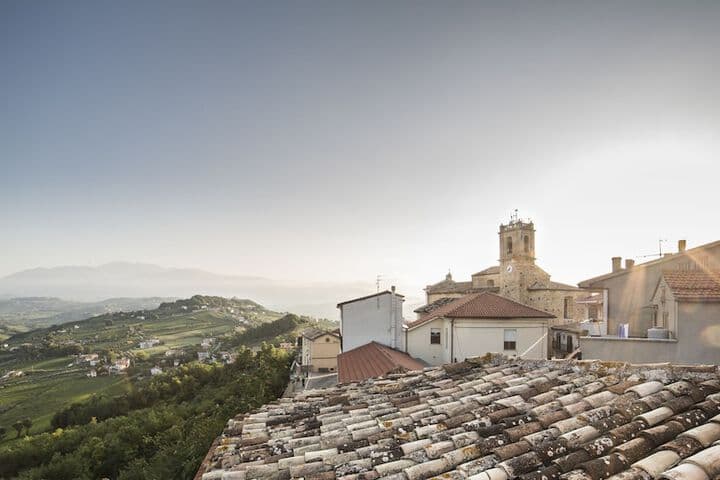 Vacri destination view