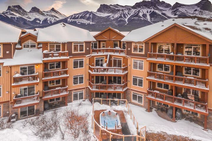 Falcon Crest Lodge by CLIQUE photo 4