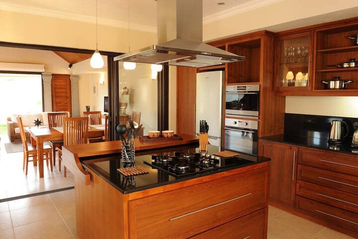 Oasis Villas by Fine&Country photo 4