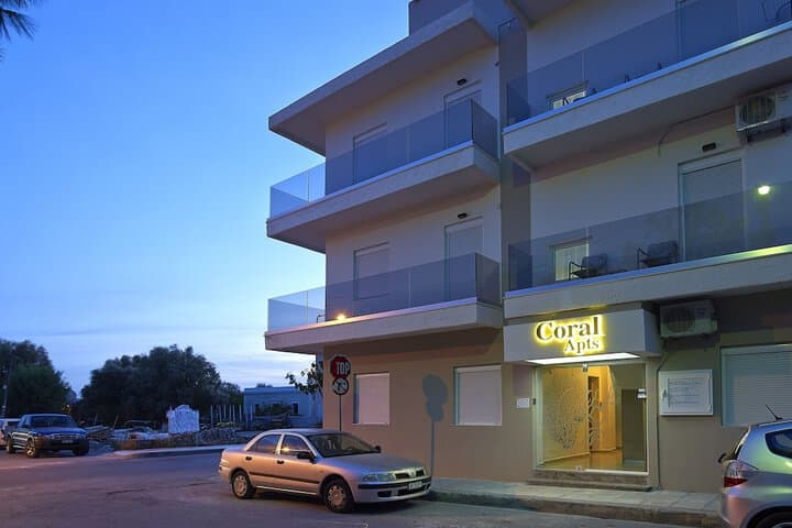 Coral Apartments photo 3