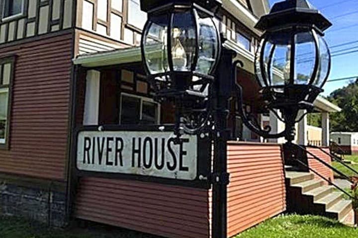 River House Lodge photo 3
