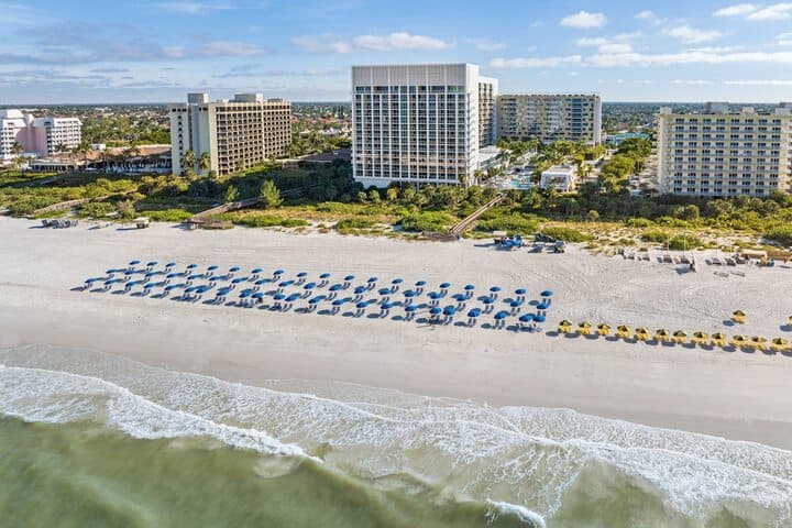 Marriotts Crystal Shores photo 4