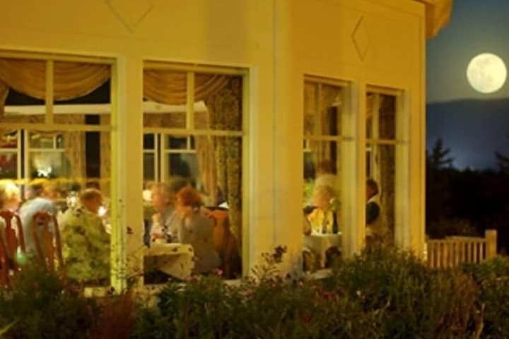 The White Mountain Hotel & Resort photo 2