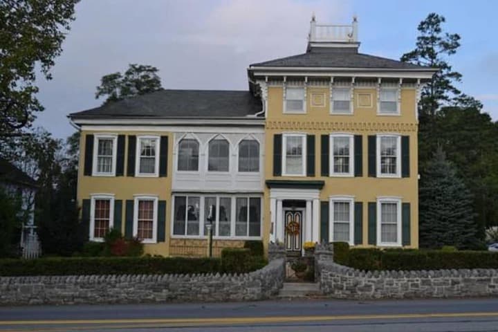 E J Bowman House Bed & Breakfast photo 3