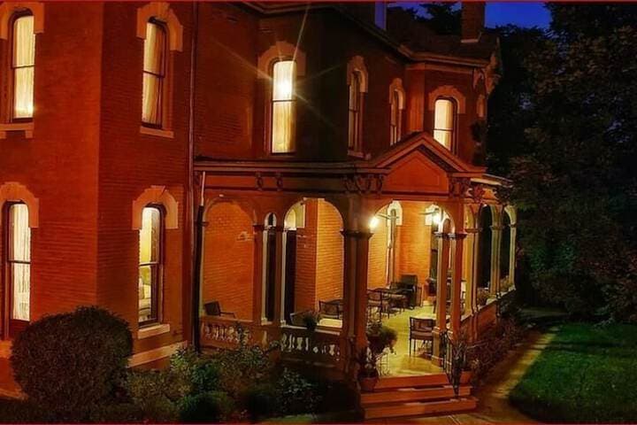 Whiskey Mansion photo 3