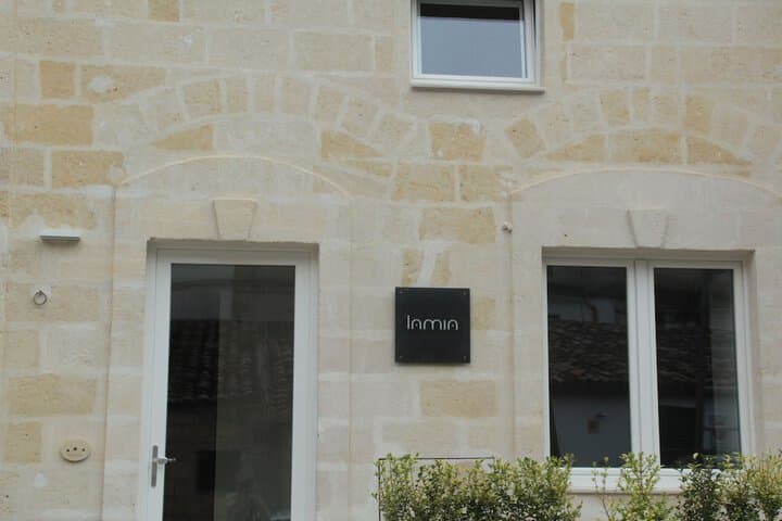 LAMIA Room Rentals photo 4
