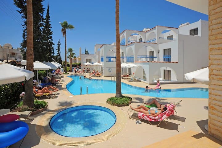 Petrosana Hotel Apartments photo 3