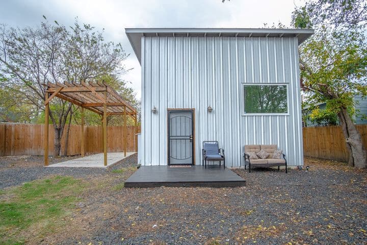 Guest House with Loft near Downtown photo 4