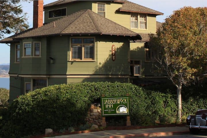 Jabberwock Inn photo 3