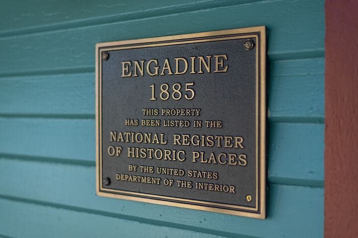 Engadine Inn & Cabins photo 3