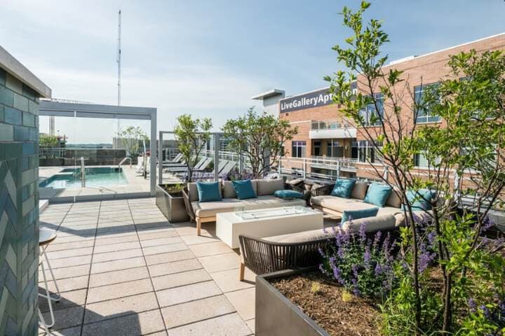 Bluebird Suites near Chevy Chase photo 5