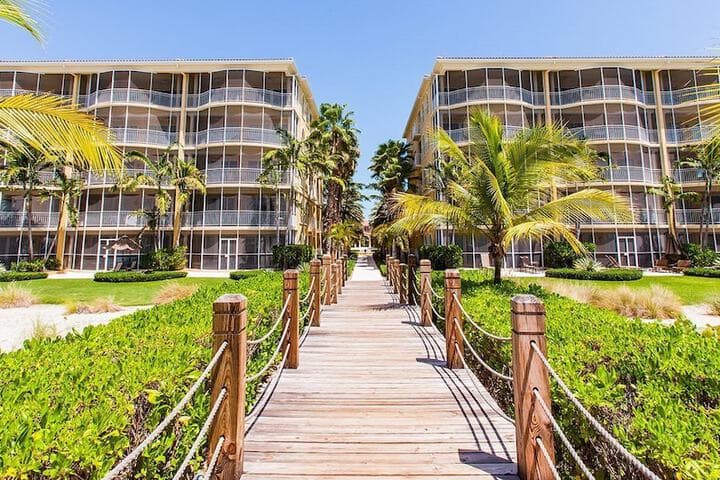 The Tuscany on Grace Bay photo 2