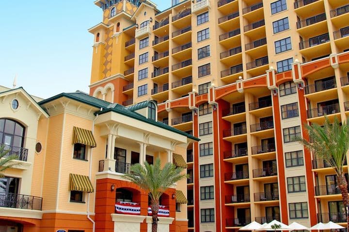 Emerald Grande Condominiums at HarborWalk Village photo 5