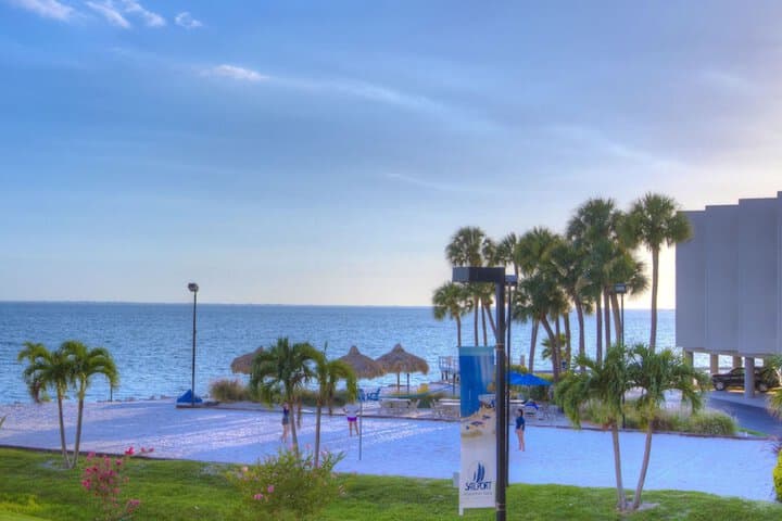 Sailport Waterfront Suites photo 2