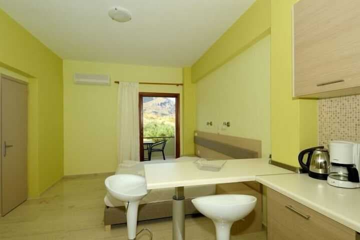 Albatros Studios & Apartments photo 4