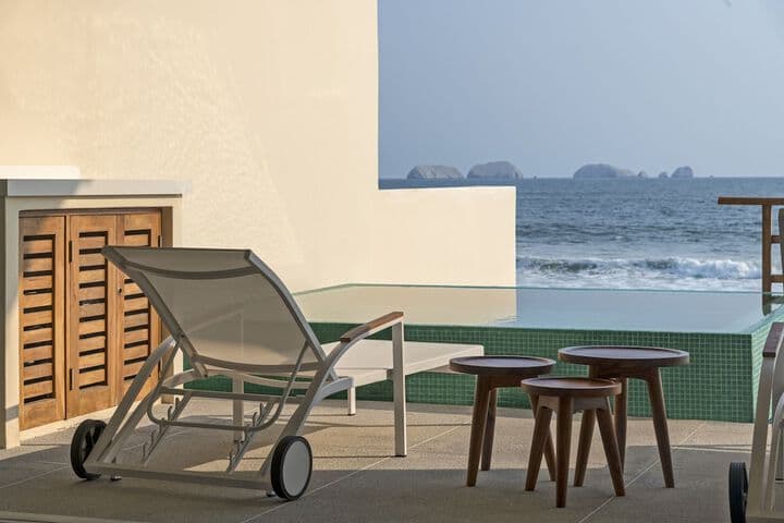 Marea Beachfront Villas photo 5