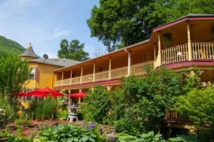 Fairlawn Inn photo 5