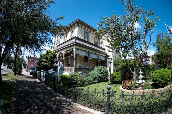 Roussells Garden Bed & Breakfast photo 2