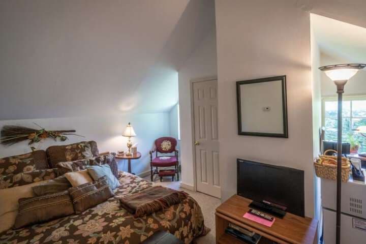 Stone Haus Bed & Breakfast photo 5