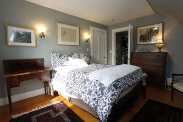 Chez Pat in Cambridge photo 2