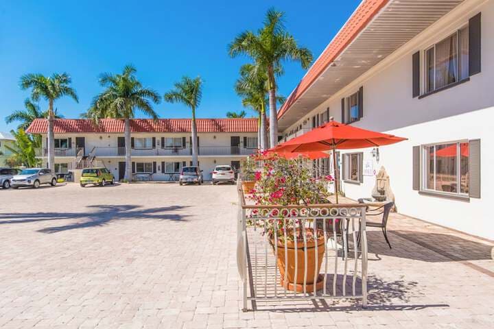 Hibiscus Suites Gateway to Siesta Key photo 2