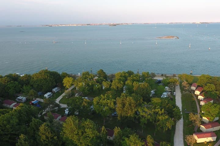 Isola delle Rose destination view