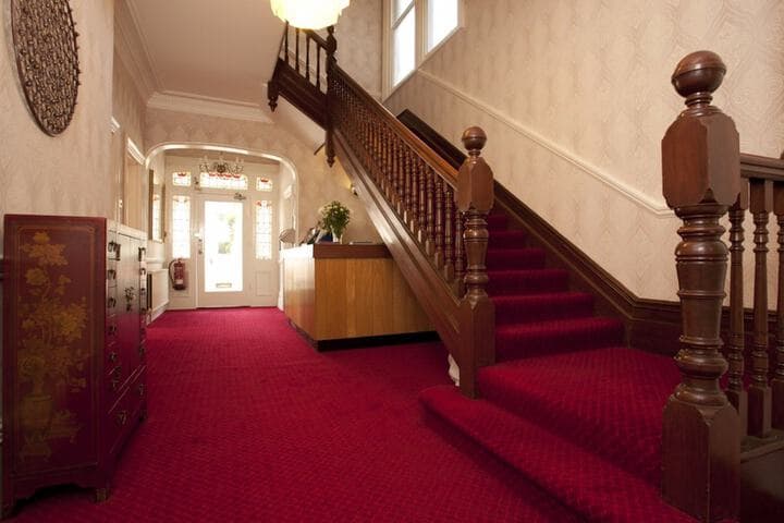 Denewood Hotel Guest Accomodation photo 4
