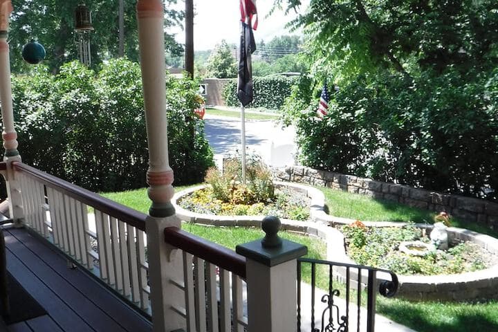 The Silk Pincushion Easy access to downhill skiing photo 2
