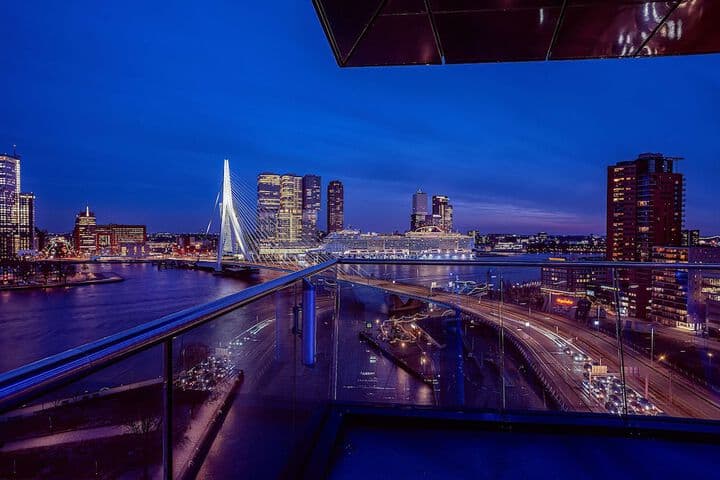 DoubleTree by Hilton Rotterdam Centre photo 5