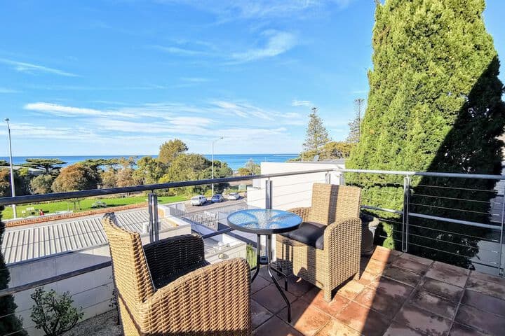 Lorne Sea Baths destination view