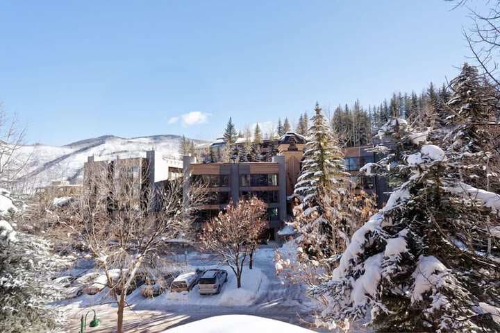 Durant Condominiums by Frias photo 2
