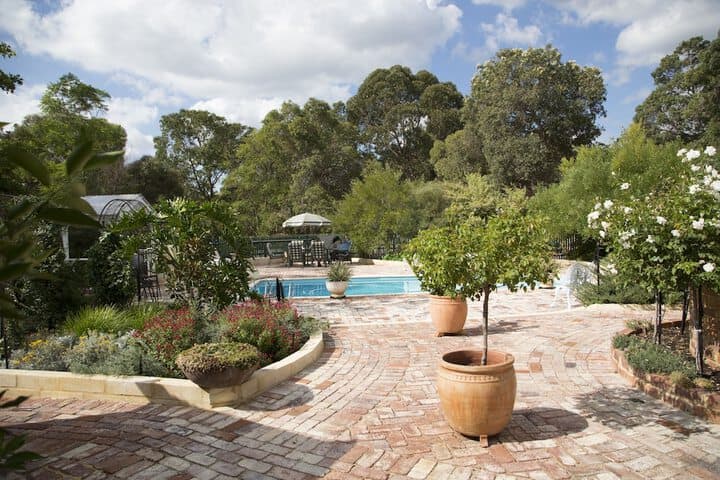 Rosebridge House Bed & Breakfast Adult Retreat photo 3