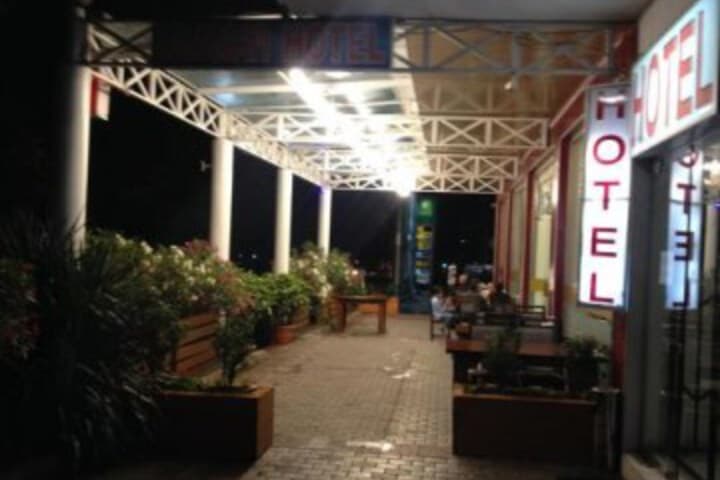 Hotel Plus photo 1